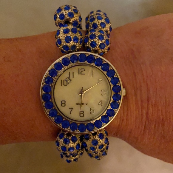NEW Quartz stretch watch with royal blue stones - Picture 5 of 6